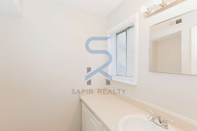 Building Photo - All-Electric 2BR/1.5BA  Home in Prime Campbellton Rd