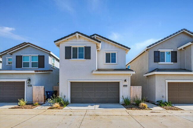 Building Photo - 12161 Coal Crk Wy