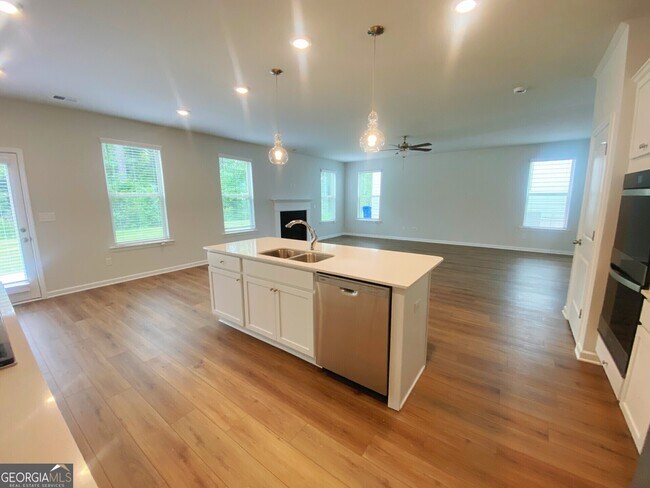 Building Photo - 4090 Diane Ln