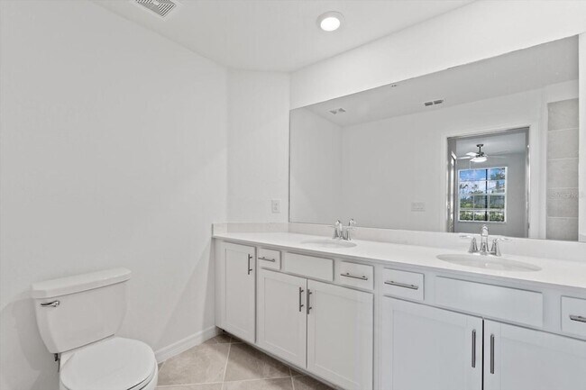 Building Photo - 12440 Wellen Golf St