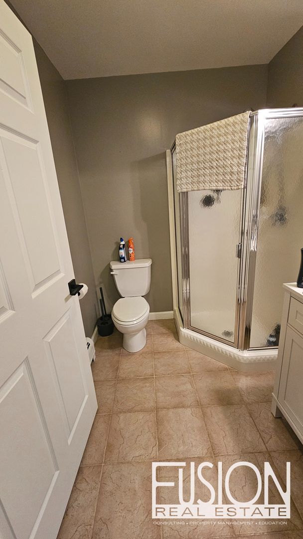 Building Photo - Bright, Modern 3 Bedroom Townhouse in Essex Junction!