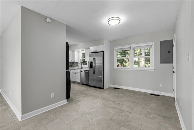 Building Photo - Lovely 3 Bedroom / 2 Bathroom Renovated Ranch Home for Rent