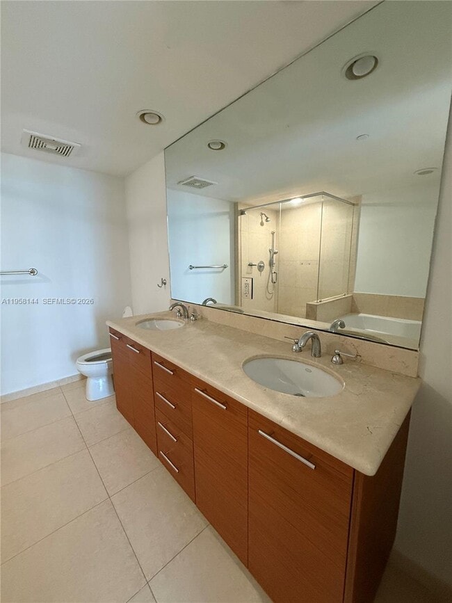 Building Photo - 50 Biscayne Blvd