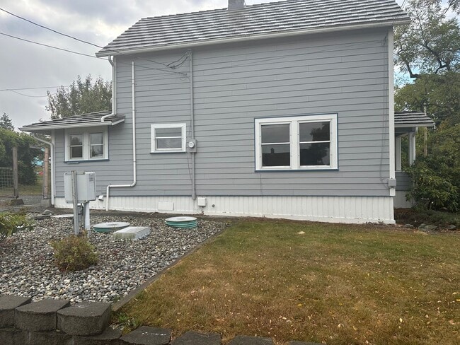 Building Photo - Bayview 3 Bedroom with Water View