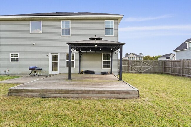 Building Photo - 966 Mustang Ln NE