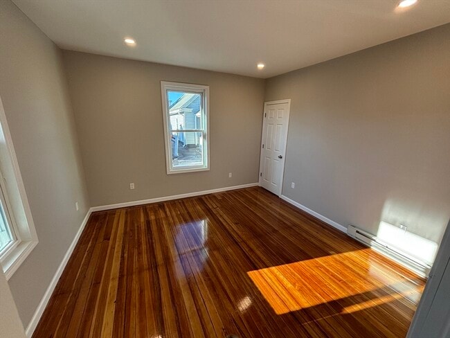 Building Photo - 5 Margaret St