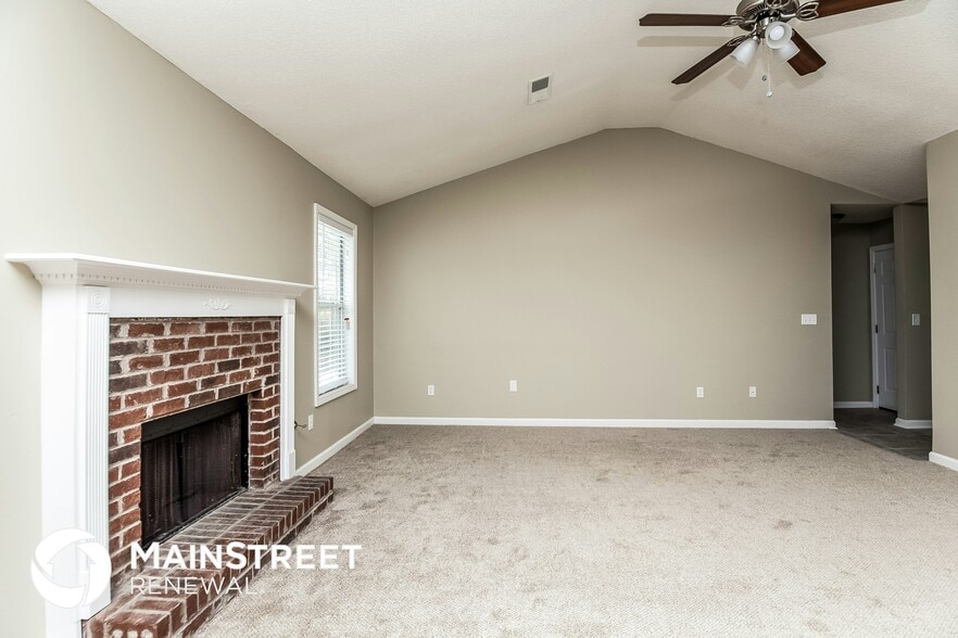 Building Photo - 831 Rosewood Cir