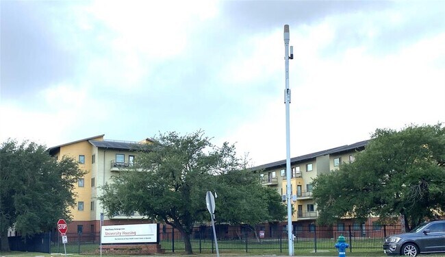Building Photo - 2120 El Paseo St