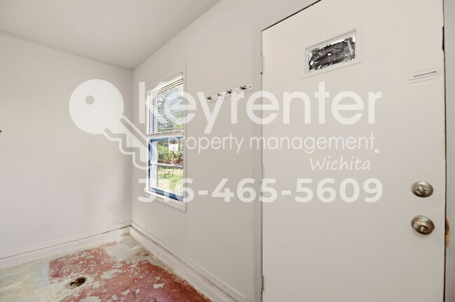 Building Photo - 2322 S Emporia St