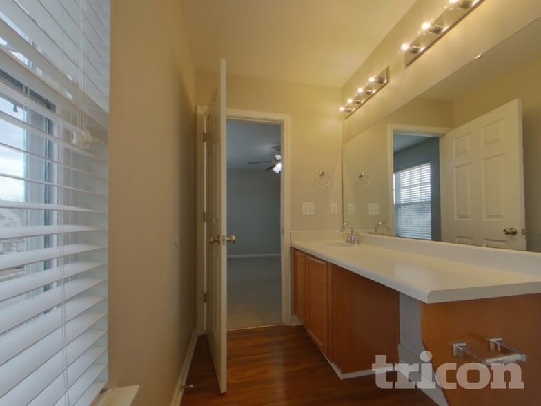 Building Photo - 484 Westmoreland Rd