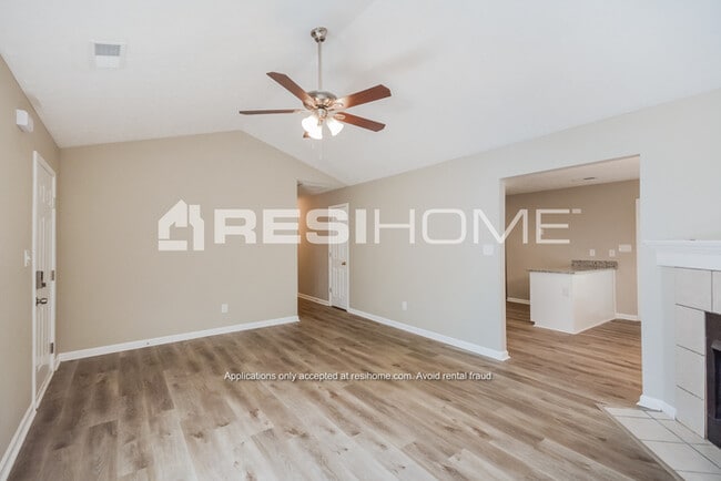 Building Photo - 138 Floresta Dr