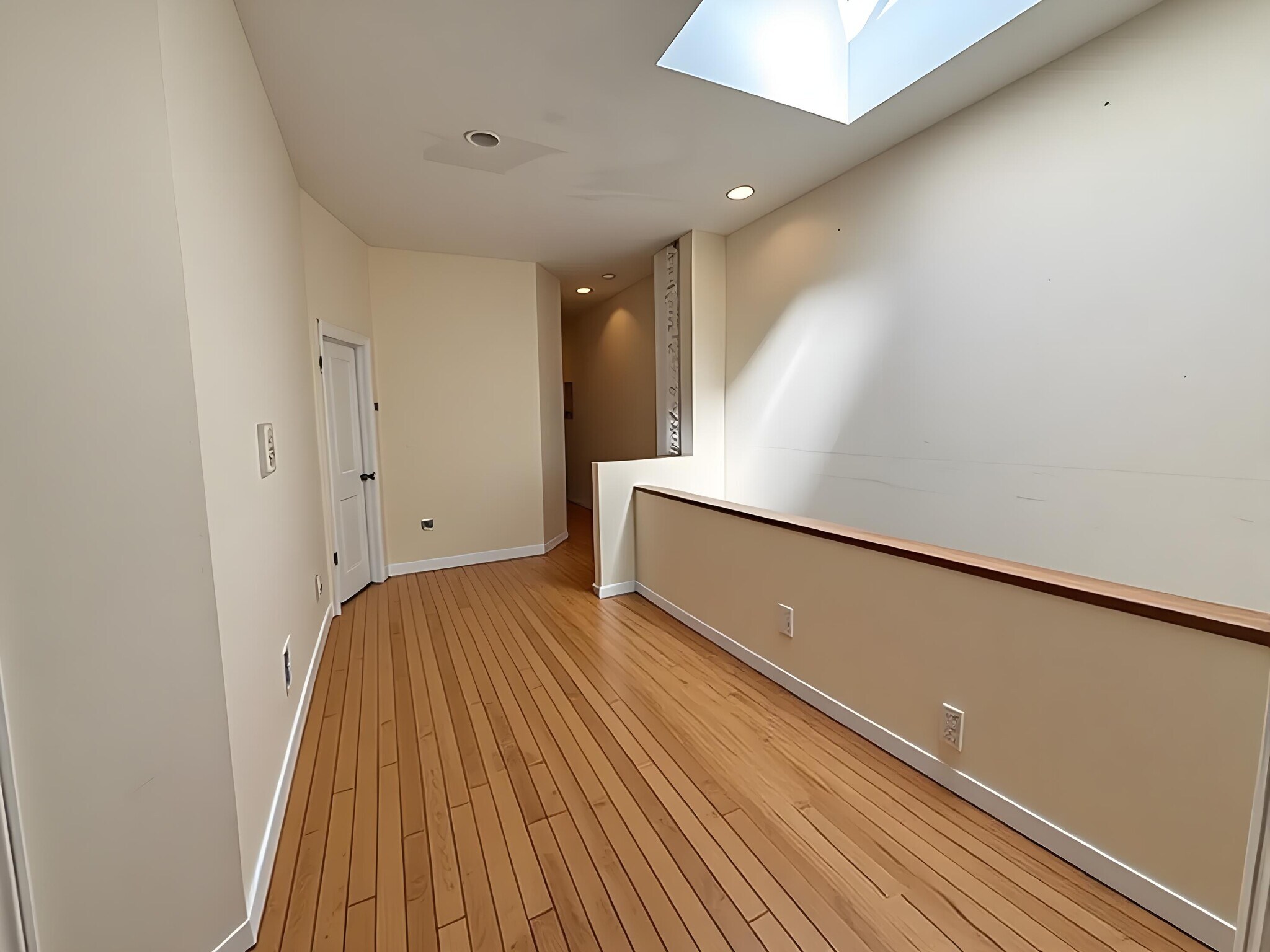 Building Photo - 11 Vancouver St