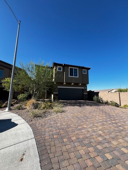 Building Photo - 10724 Wild Parsley Ave