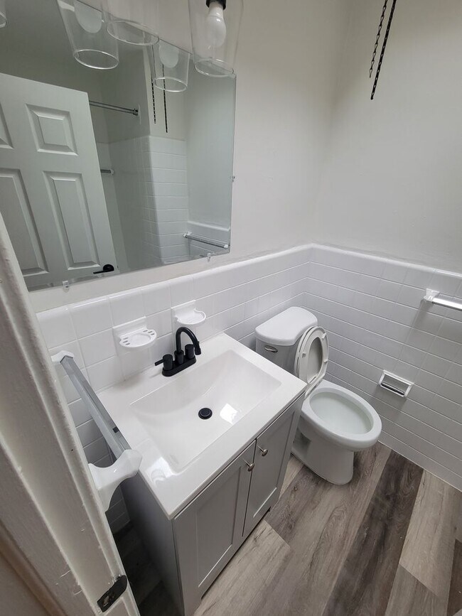 Building Photo - 3315 Indian Queen Ln