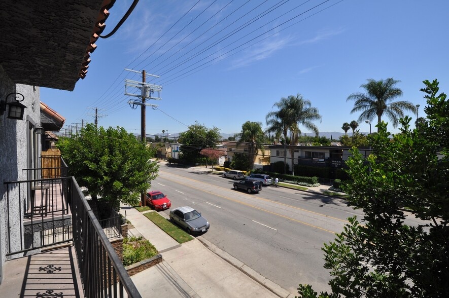 Building Photo - 5921 Whitsett Ave