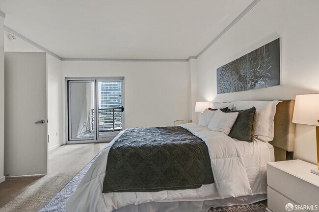 Building Photo - 400 Beale St