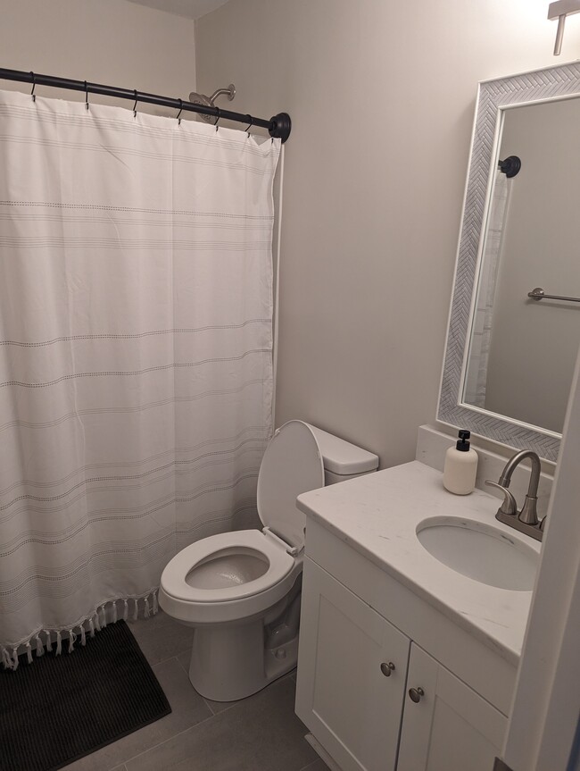 Building Photo - 3320 Sandpiper Ln