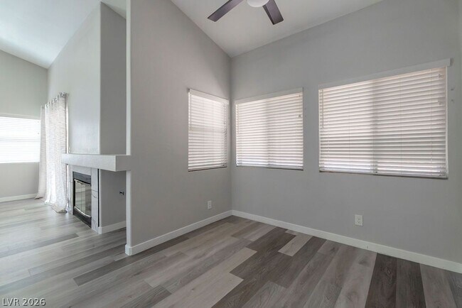 Building Photo - 1735 Navarre Ln