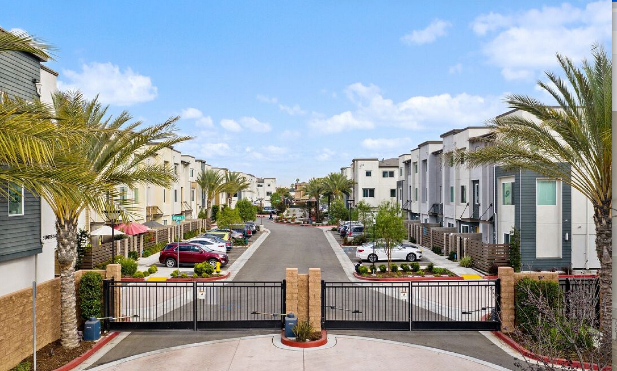 Building Photo - 14416 Plum Ln