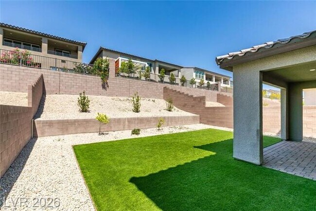 Building Photo - BEAUTIFUL 4 BEDROOM PROPERTY IN GATED COMMUNITY!