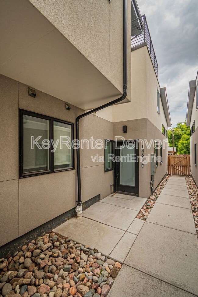 Building Photo - 1468 Yates St