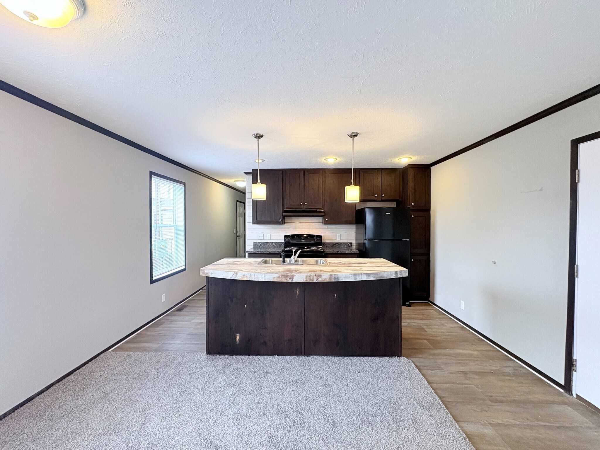 Building Photo - 10694 State Rte 762