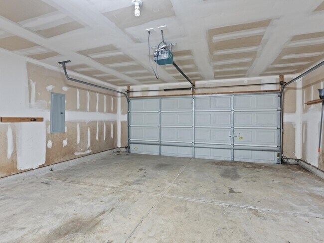 Building Photo - 4807 Creston Ct SE