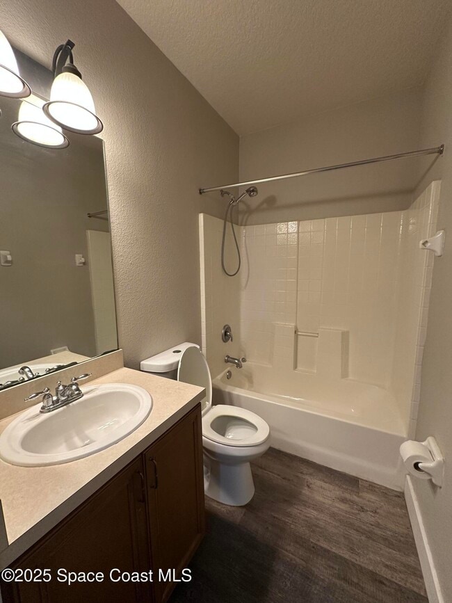 Building Photo - 2823 Glenridge Cir
