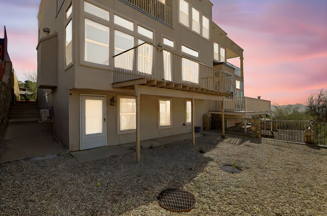 Building Photo - 4717 Excalibur Dr