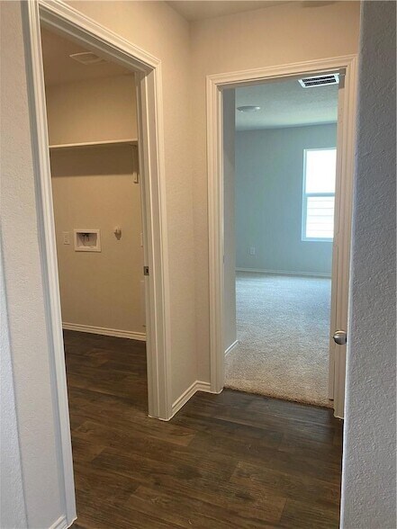 Building Photo - 820 Nodding Nixie