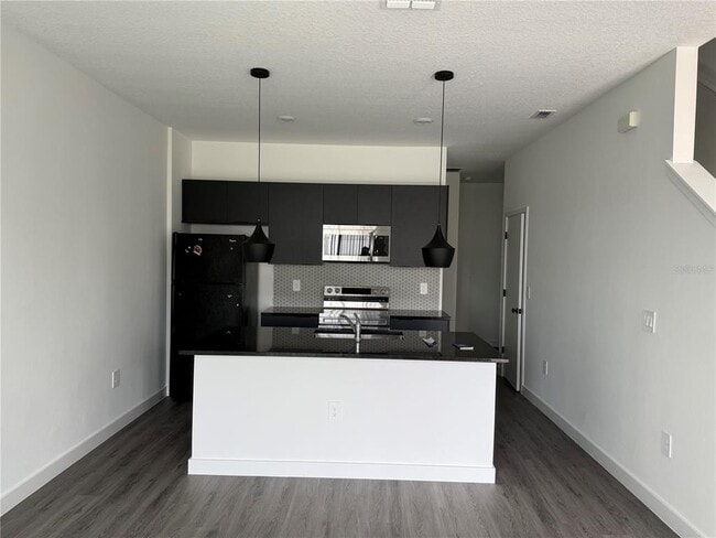 Building Photo - 3213 Energy Dr