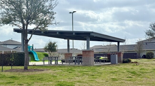 Building Photo - 2824 Gunnersbury Dr