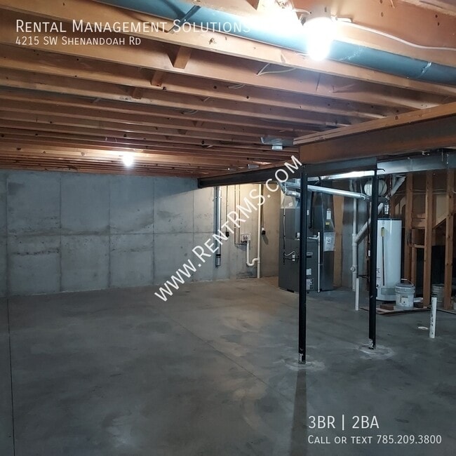 Building Photo - 4215 SW Shenandoah Rd