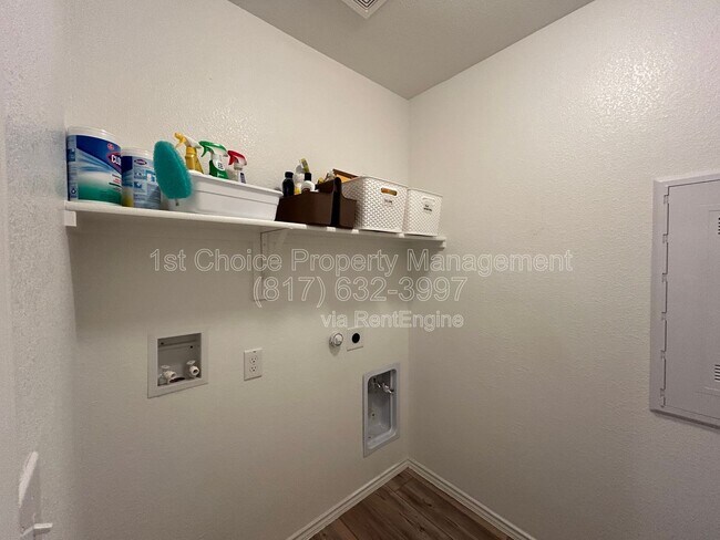 Building Photo - 4644 Benham Dr