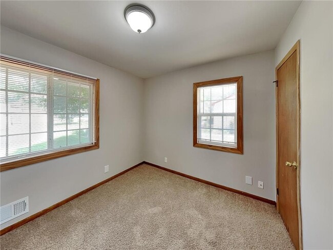 Building Photo - 1218 Skillman Ave E