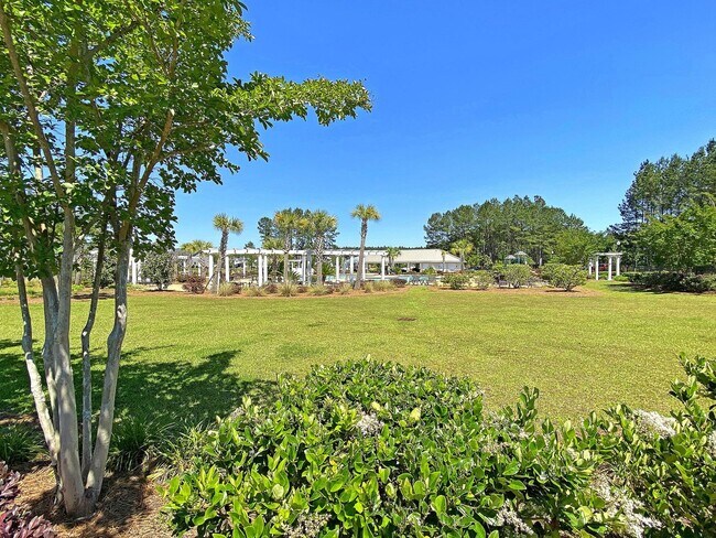 Building Photo - Meticulous 3 Bedroom Home in Lindera Prese...
