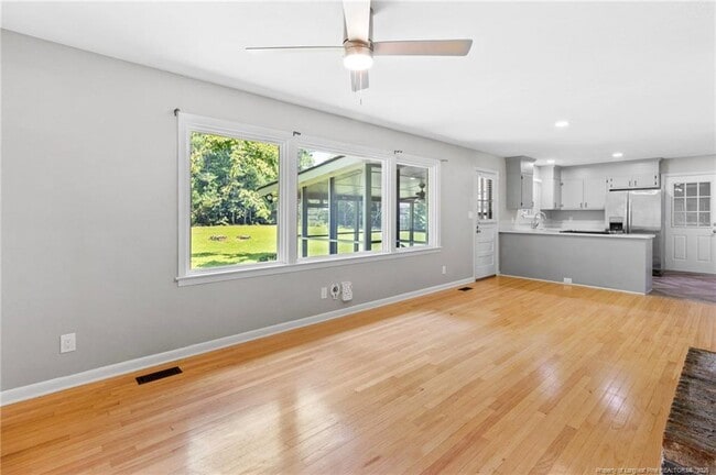 Building Photo - 221 Palomar St