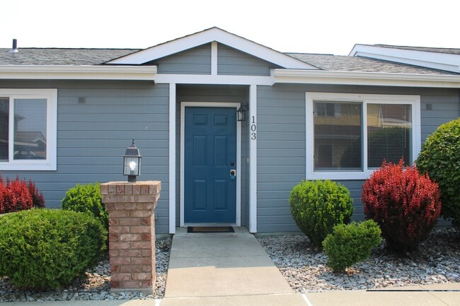 Building Photo - 1227 N Western Ave