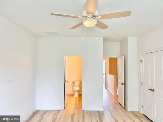Building Photo - 127 Streamview Dr