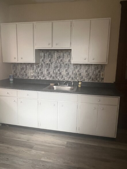 Building Photo - 133 Arch St