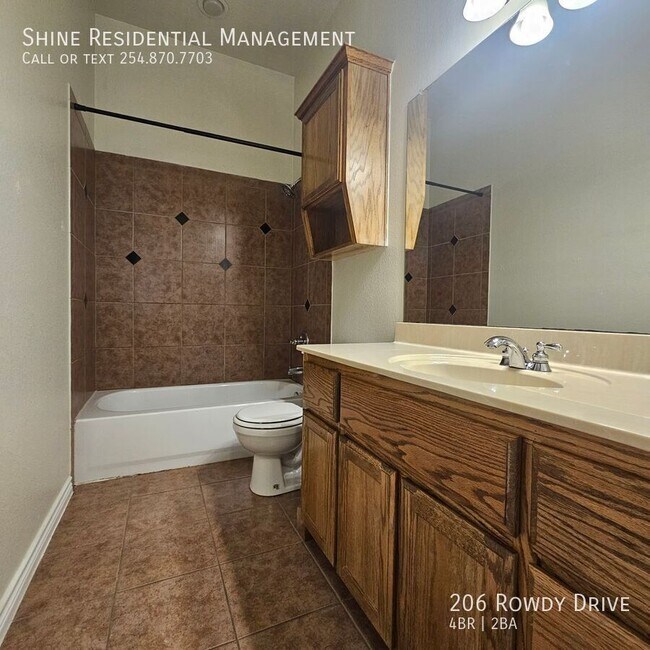 Building Photo - 206 Rowdy Dr