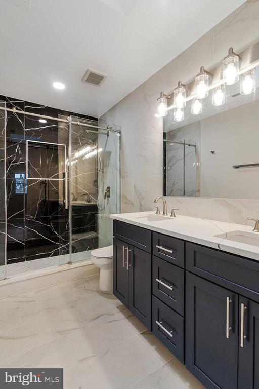 Building Photo - 1350 Sheridan St NW