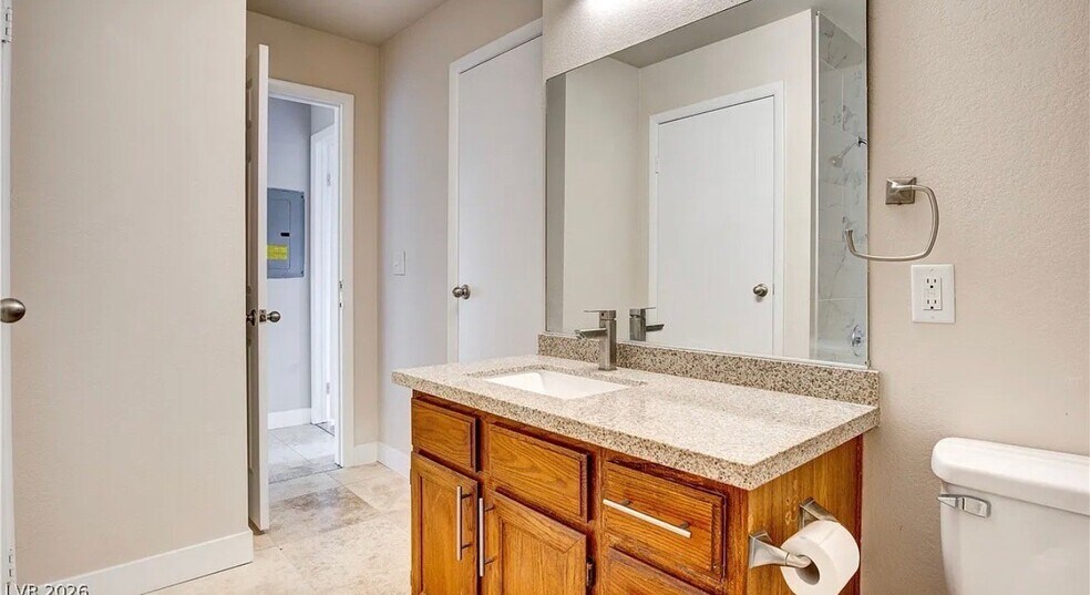 Building Photo - 3769 Carlyle Dr