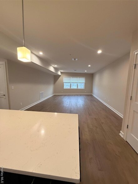 Building Photo - 122 Greenwich Ave