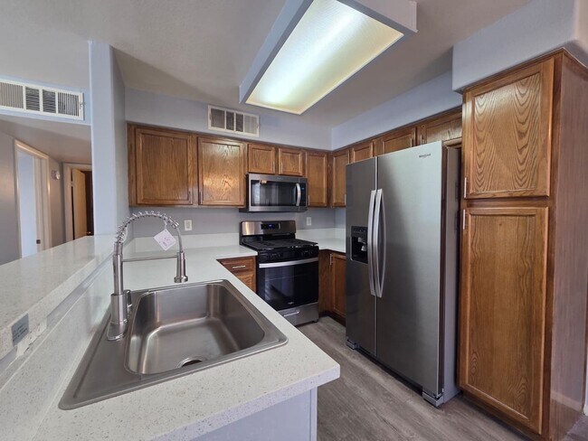 Building Photo - 2 Bed / 2 Bath Condo Rental with In-Unit Laundry & Community Pool