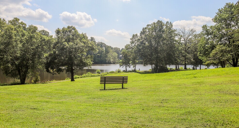 Common Areas in a Great Community! - 2651 Gatewood Cir