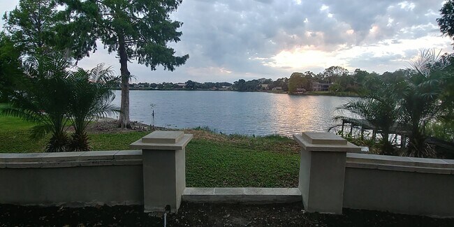 Building Photo - 406 Lillian Dr