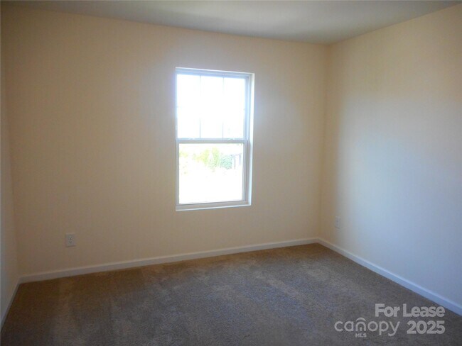 Building Photo - 5207 Maynard Hl Dr