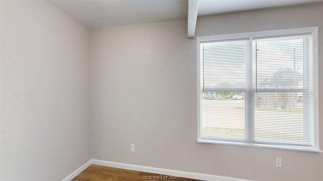 Building Photo - 806 Oran Cir