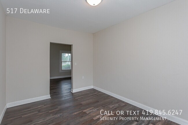 Building Photo - 517 Delaware-